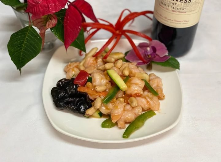 Spicy imperial-style stir-fried prawns