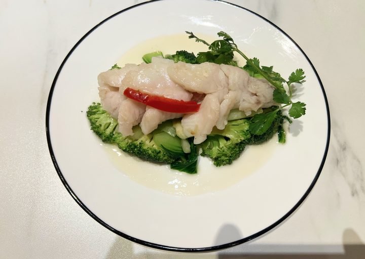Stir-fried fish fillet with seasonal vegetables
