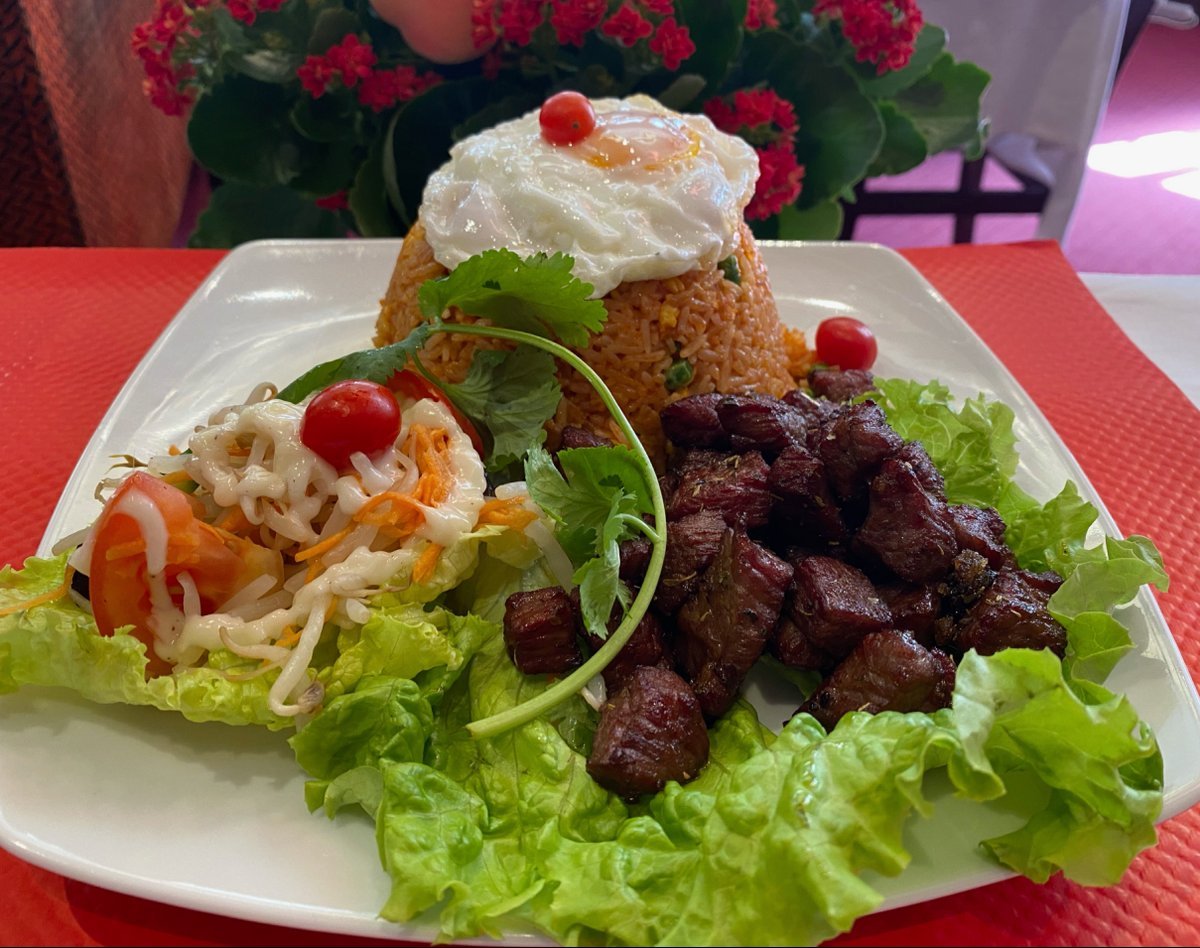 Loc-lac stir-fried beef