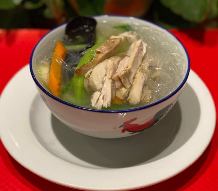 Potage au poulet et vermicelle