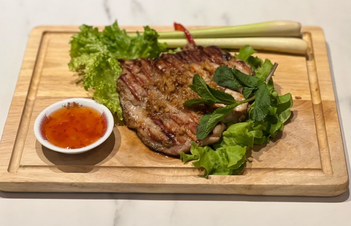 Pollo a la parrilla con hierba limón