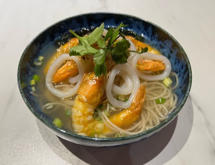 Seafood ramen (noodle soup)
