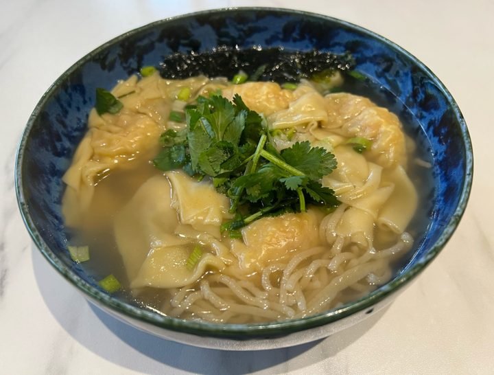 Prawn dumpling ramen (noodle soup)
