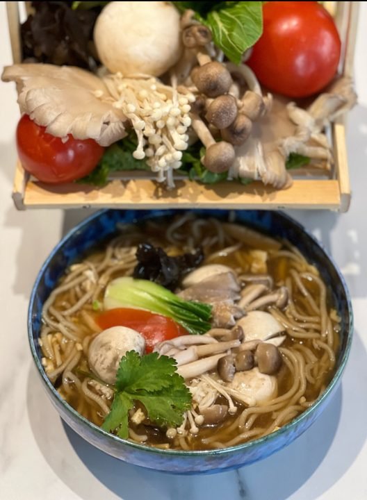 Veggie ramen: mushrooms, tofu and green vegetables